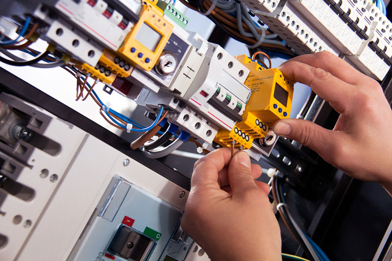 Lire la suite à propos de l’article Pourquoi la vérification de vos installations électriques est-elle si importante ?